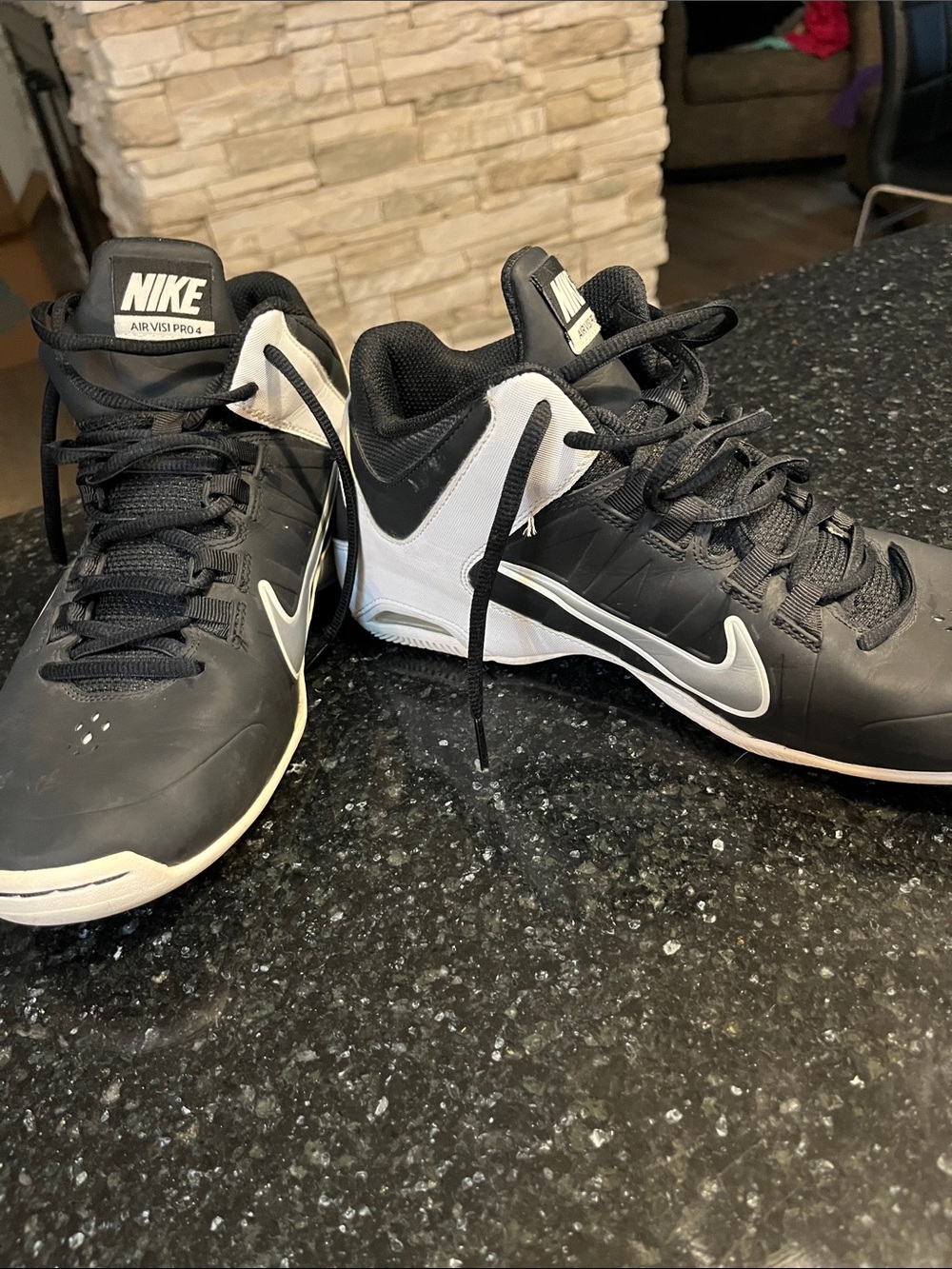 Nike Men’s Black and White Air Visi Pro 4 Basketball Shoes